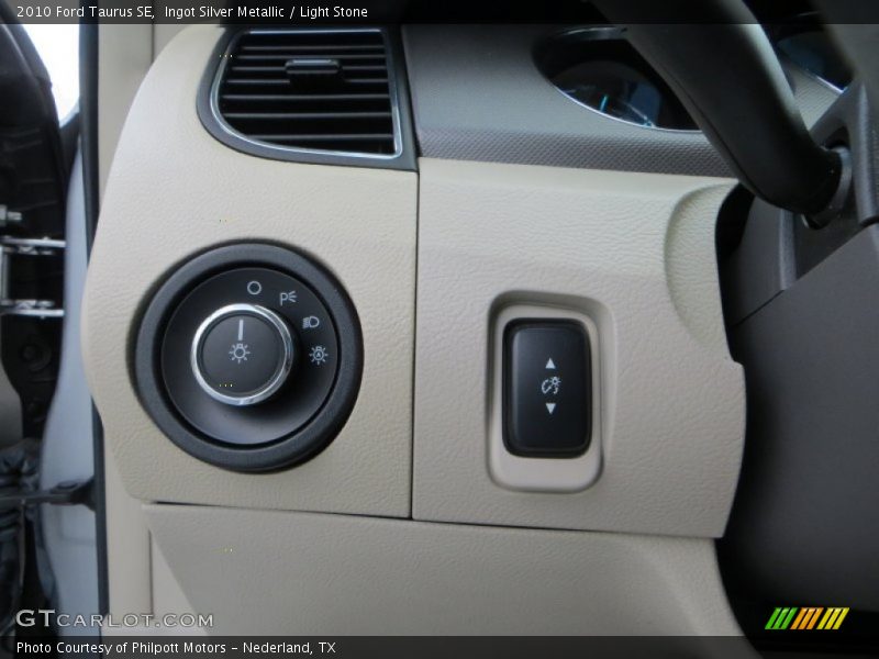 Ingot Silver Metallic / Light Stone 2010 Ford Taurus SE
