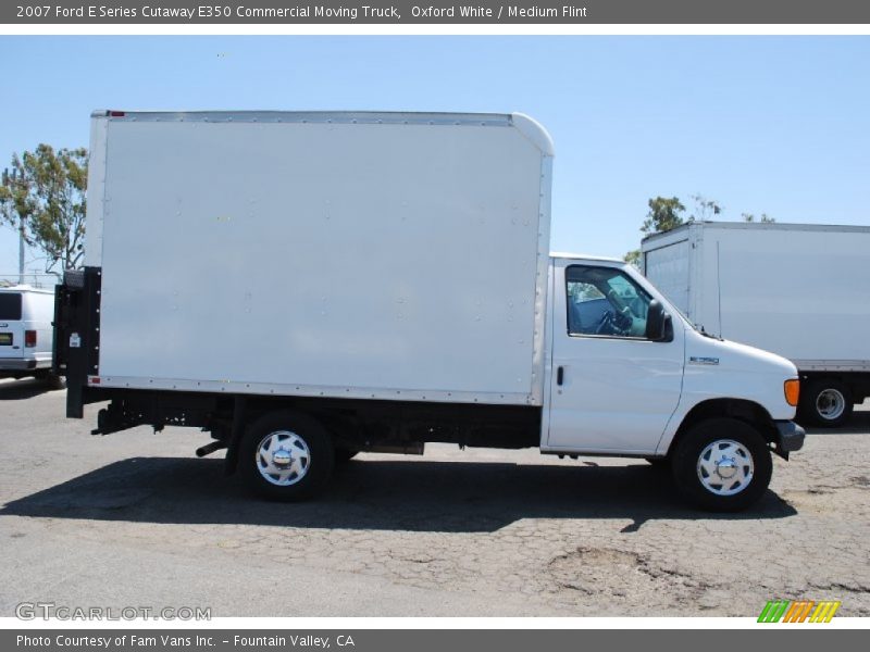 Oxford White / Medium Flint 2007 Ford E Series Cutaway E350 Commercial Moving Truck