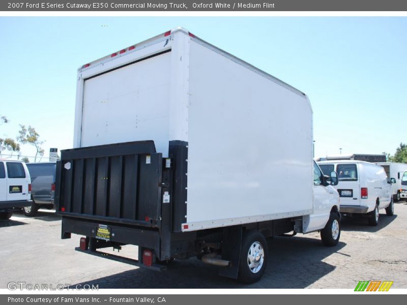 Oxford White / Medium Flint 2007 Ford E Series Cutaway E350 Commercial Moving Truck