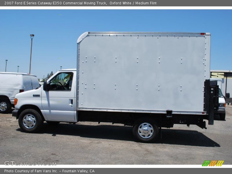 Oxford White / Medium Flint 2007 Ford E Series Cutaway E350 Commercial Moving Truck