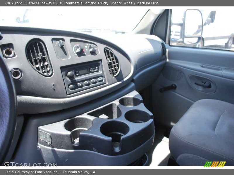 Oxford White / Medium Flint 2007 Ford E Series Cutaway E350 Commercial Moving Truck