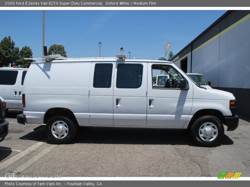 Oxford White / Medium Flint 2009 Ford E Series Van E250 Super Duty Commercial