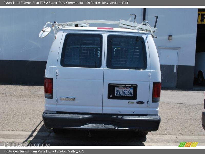 Oxford White / Medium Flint 2009 Ford E Series Van E250 Super Duty Commercial