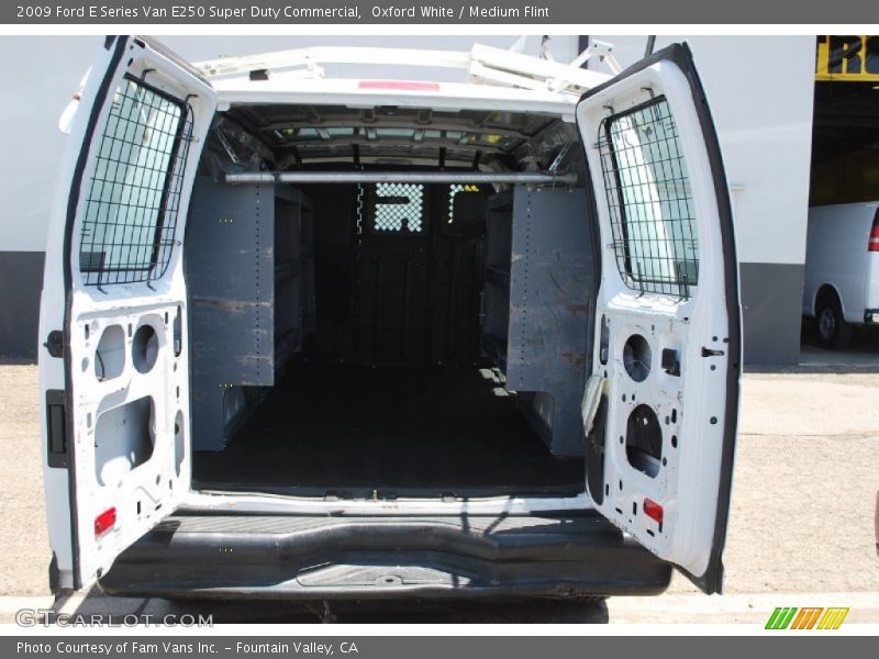 Oxford White / Medium Flint 2009 Ford E Series Van E250 Super Duty Commercial