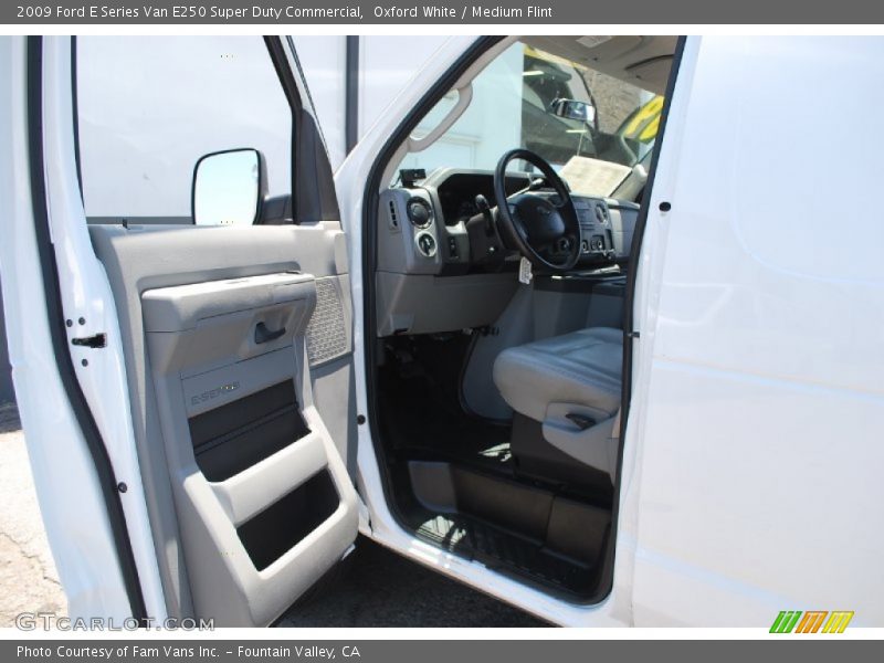 Oxford White / Medium Flint 2009 Ford E Series Van E250 Super Duty Commercial