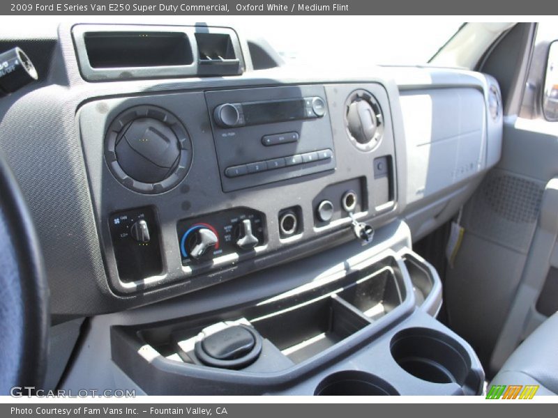Oxford White / Medium Flint 2009 Ford E Series Van E250 Super Duty Commercial