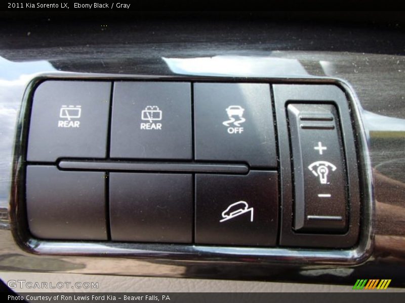 Ebony Black / Gray 2011 Kia Sorento LX