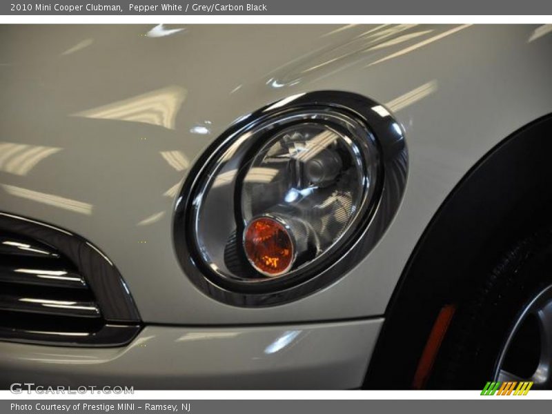 Pepper White / Grey/Carbon Black 2010 Mini Cooper Clubman