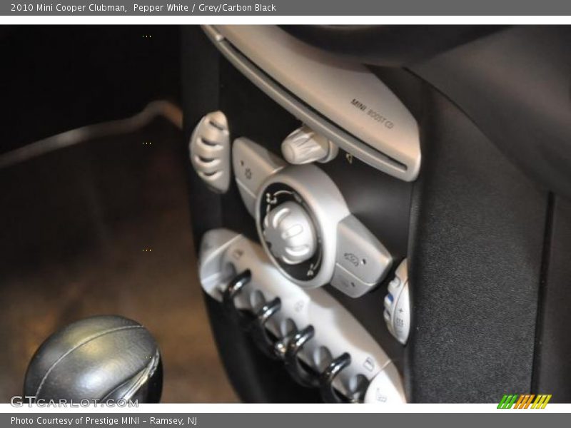 Pepper White / Grey/Carbon Black 2010 Mini Cooper Clubman