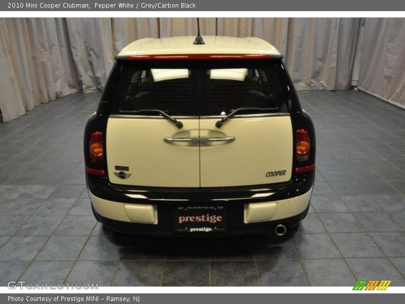 Pepper White / Grey/Carbon Black 2010 Mini Cooper Clubman