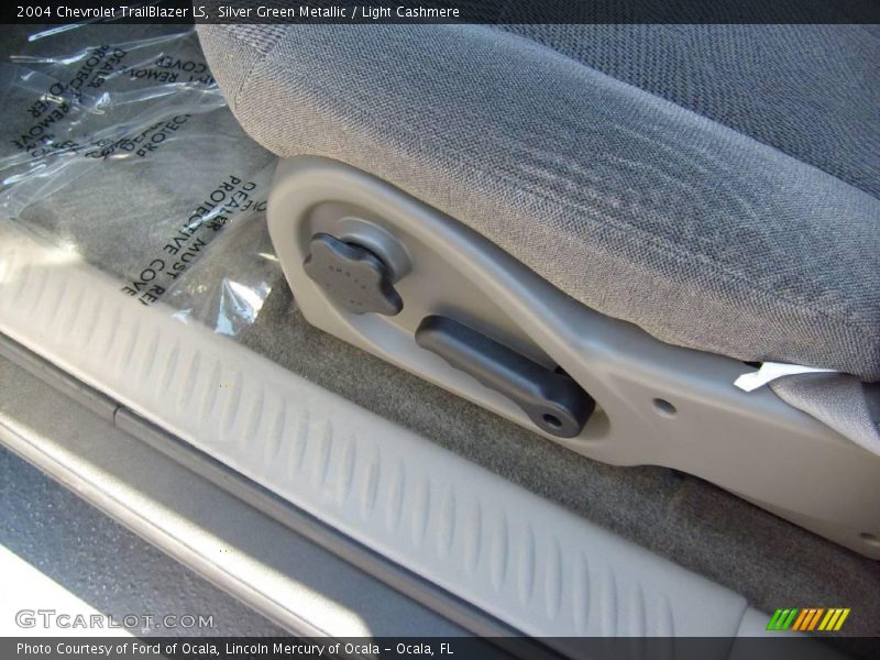 Silver Green Metallic / Light Cashmere 2004 Chevrolet TrailBlazer LS