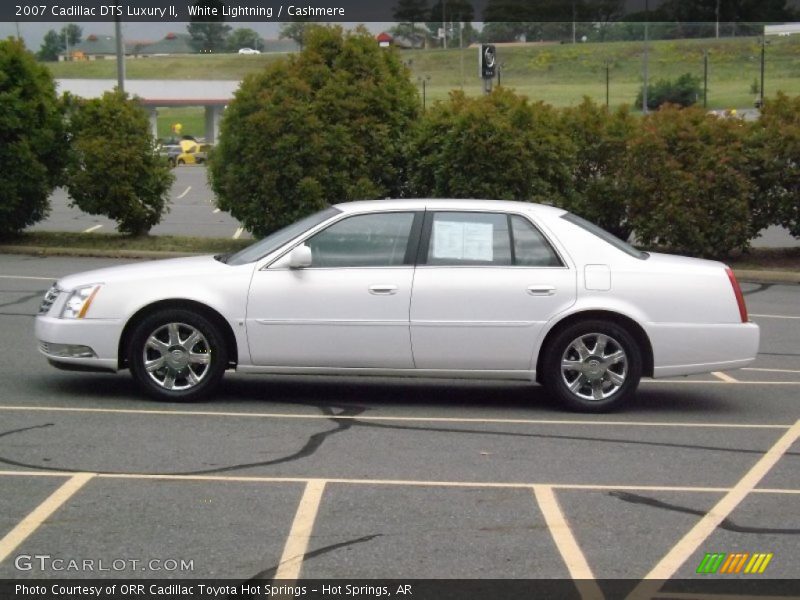 White Lightning / Cashmere 2007 Cadillac DTS Luxury II