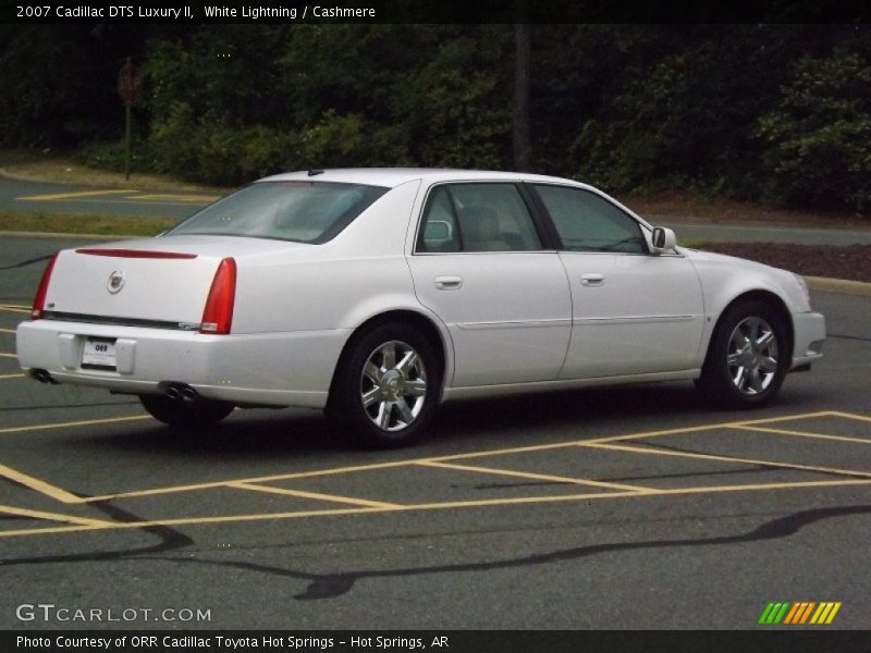 White Lightning / Cashmere 2007 Cadillac DTS Luxury II