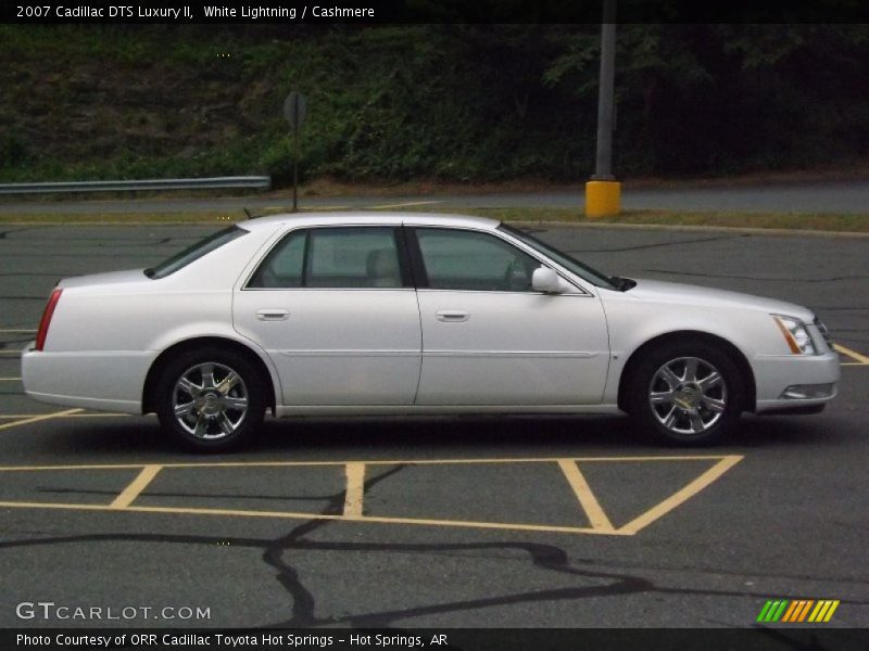 White Lightning / Cashmere 2007 Cadillac DTS Luxury II