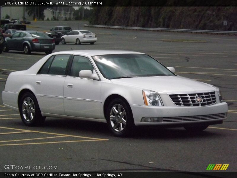 White Lightning / Cashmere 2007 Cadillac DTS Luxury II