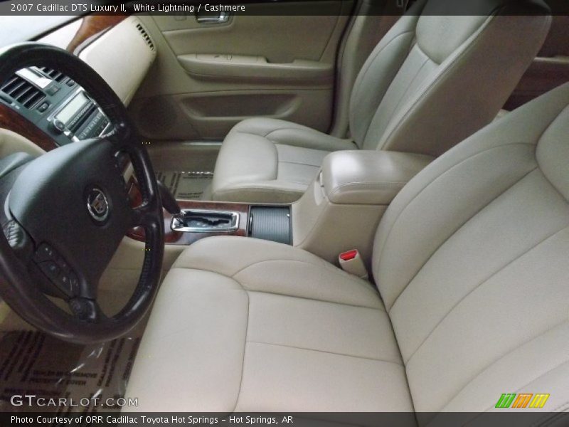 White Lightning / Cashmere 2007 Cadillac DTS Luxury II