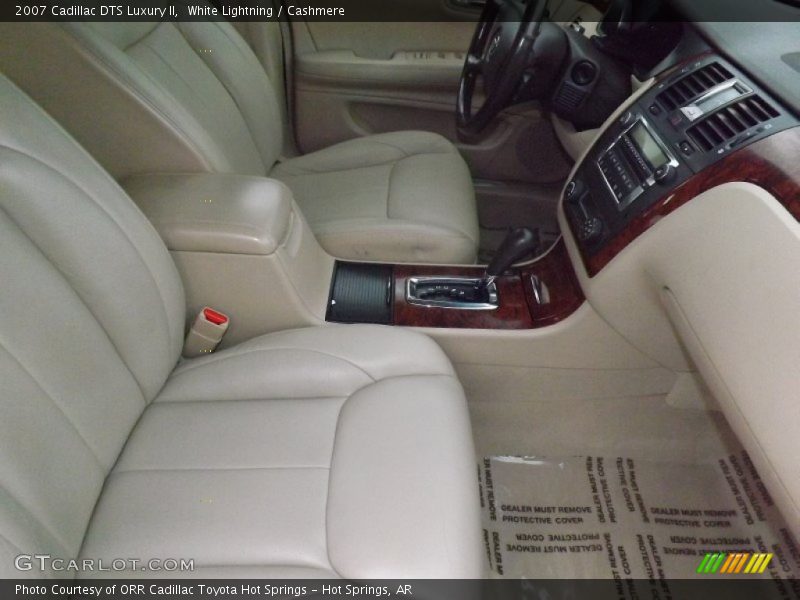 White Lightning / Cashmere 2007 Cadillac DTS Luxury II
