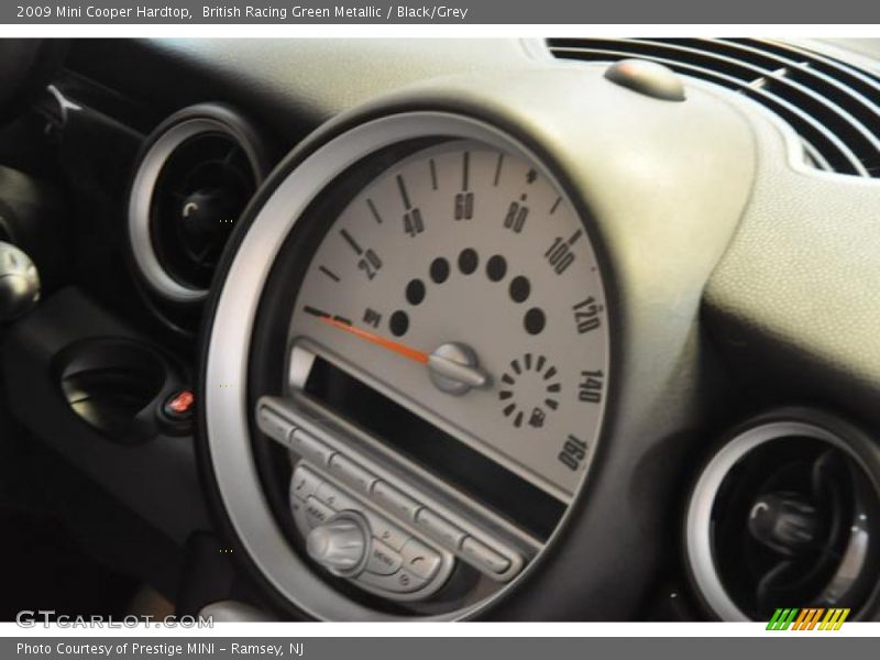 British Racing Green Metallic / Black/Grey 2009 Mini Cooper Hardtop