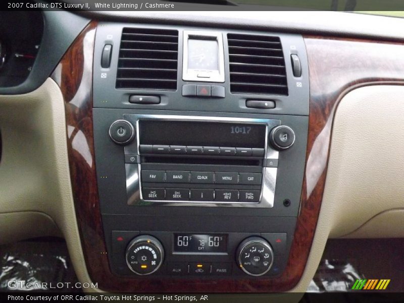 White Lightning / Cashmere 2007 Cadillac DTS Luxury II