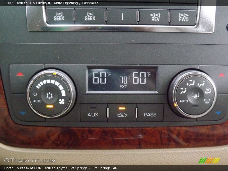 White Lightning / Cashmere 2007 Cadillac DTS Luxury II