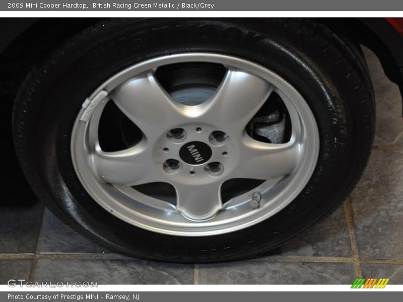 British Racing Green Metallic / Black/Grey 2009 Mini Cooper Hardtop