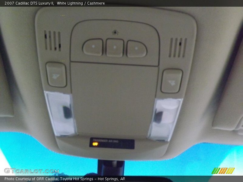 White Lightning / Cashmere 2007 Cadillac DTS Luxury II