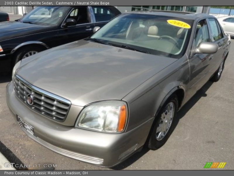 Front 3/4 View of 2003 DeVille Sedan