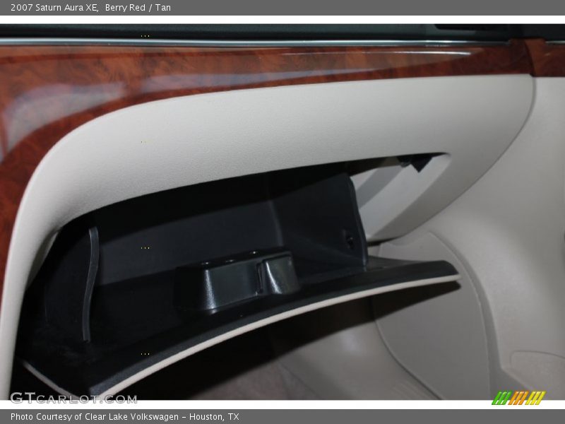 Berry Red / Tan 2007 Saturn Aura XE