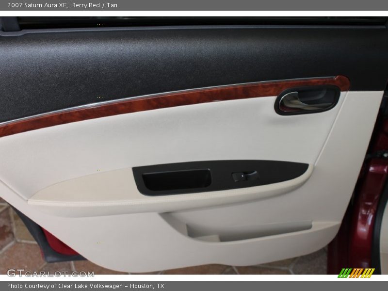 Berry Red / Tan 2007 Saturn Aura XE