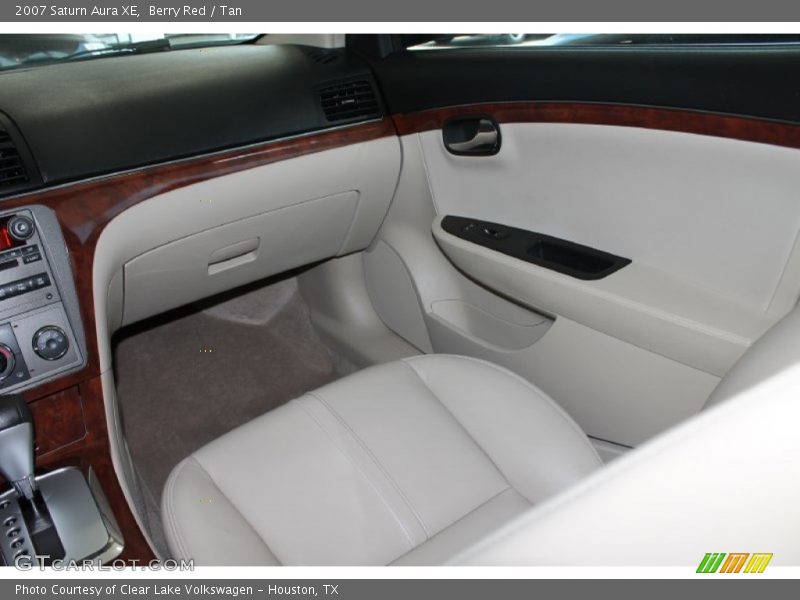 Berry Red / Tan 2007 Saturn Aura XE