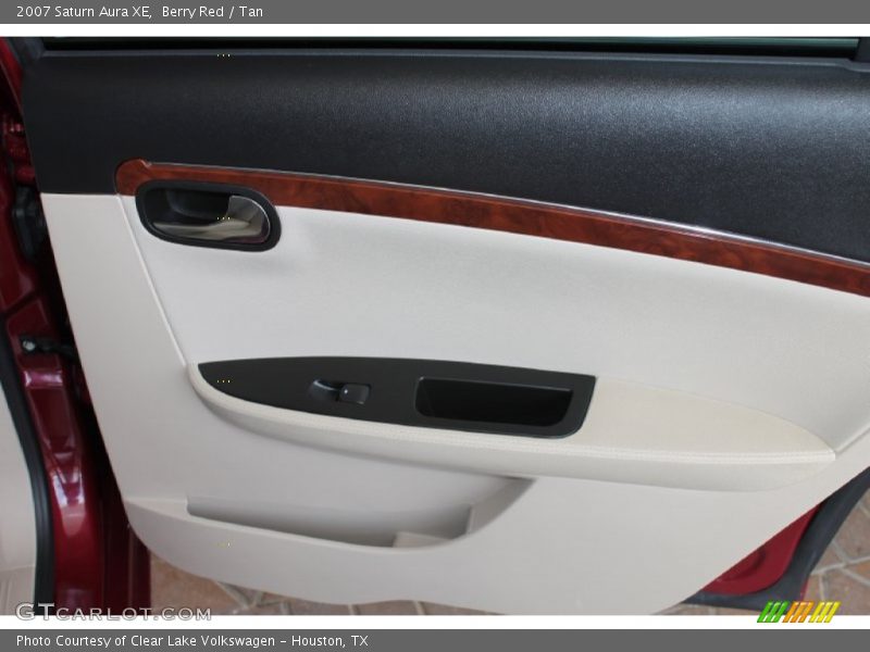 Berry Red / Tan 2007 Saturn Aura XE
