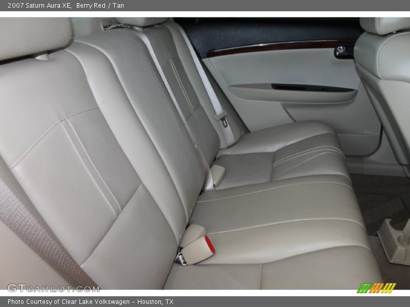 Berry Red / Tan 2007 Saturn Aura XE