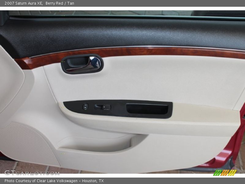 Berry Red / Tan 2007 Saturn Aura XE