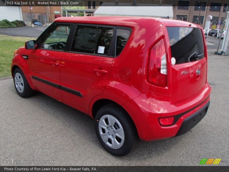 Molten Red / Black Cloth 2013 Kia Soul 1.6