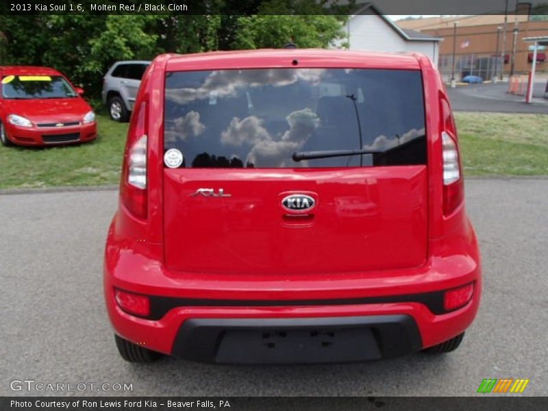 Molten Red / Black Cloth 2013 Kia Soul 1.6