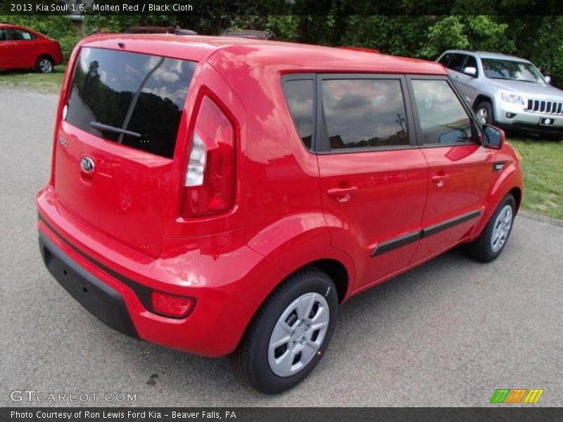 Molten Red / Black Cloth 2013 Kia Soul 1.6