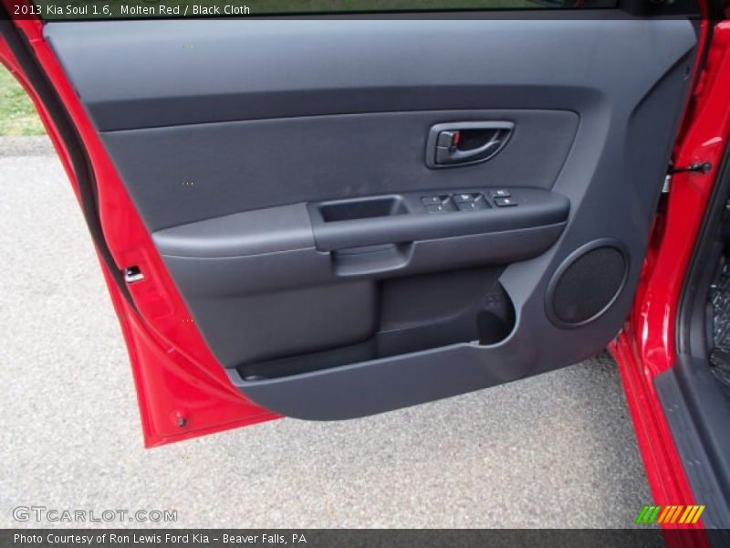 Molten Red / Black Cloth 2013 Kia Soul 1.6