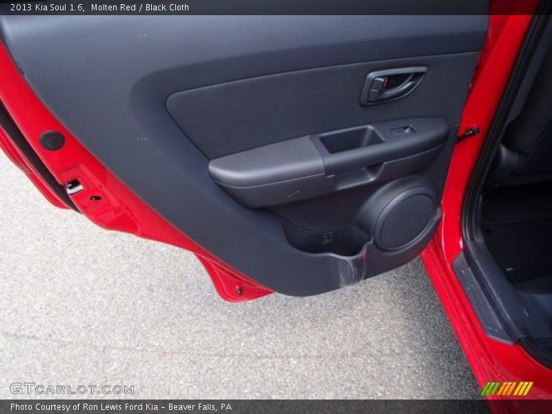 Molten Red / Black Cloth 2013 Kia Soul 1.6