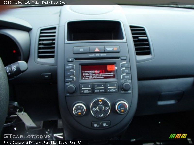Molten Red / Black Cloth 2013 Kia Soul 1.6