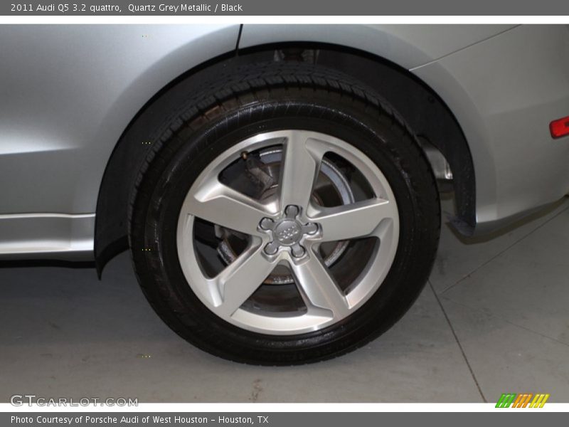 Quartz Grey Metallic / Black 2011 Audi Q5 3.2 quattro