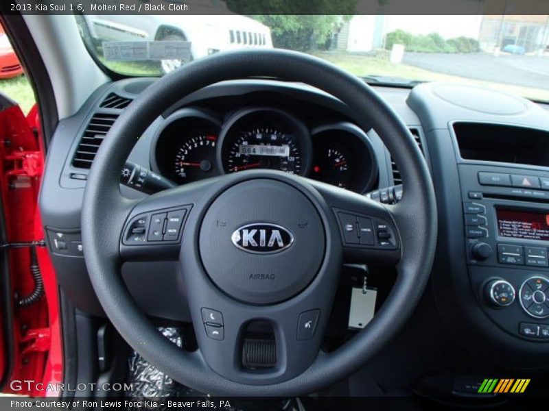 Molten Red / Black Cloth 2013 Kia Soul 1.6