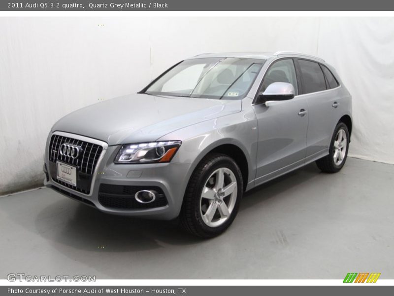 Quartz Grey Metallic / Black 2011 Audi Q5 3.2 quattro
