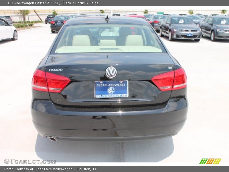 Black / Cornsilk Beige 2013 Volkswagen Passat 2.5L SE
