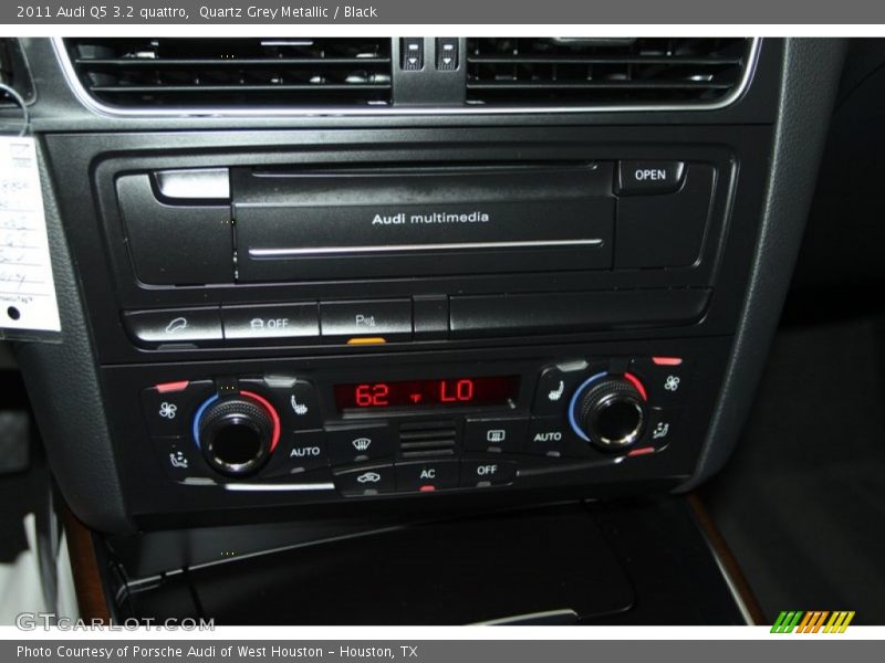 Quartz Grey Metallic / Black 2011 Audi Q5 3.2 quattro