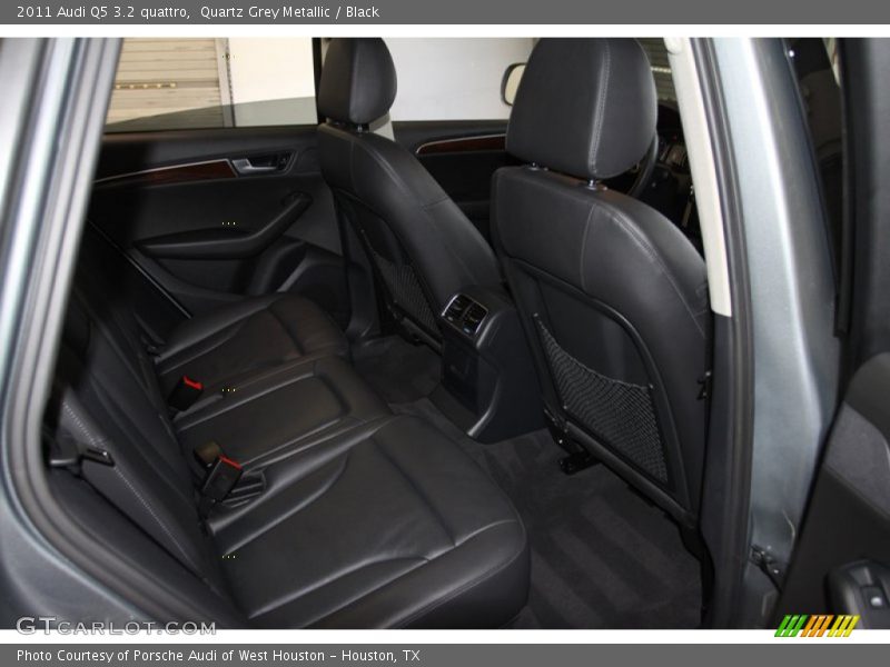 Quartz Grey Metallic / Black 2011 Audi Q5 3.2 quattro