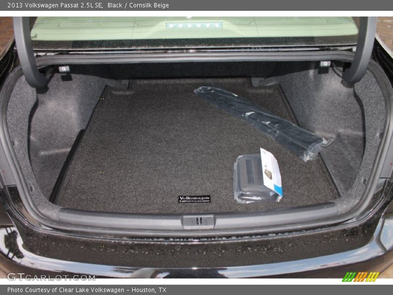 Black / Cornsilk Beige 2013 Volkswagen Passat 2.5L SE