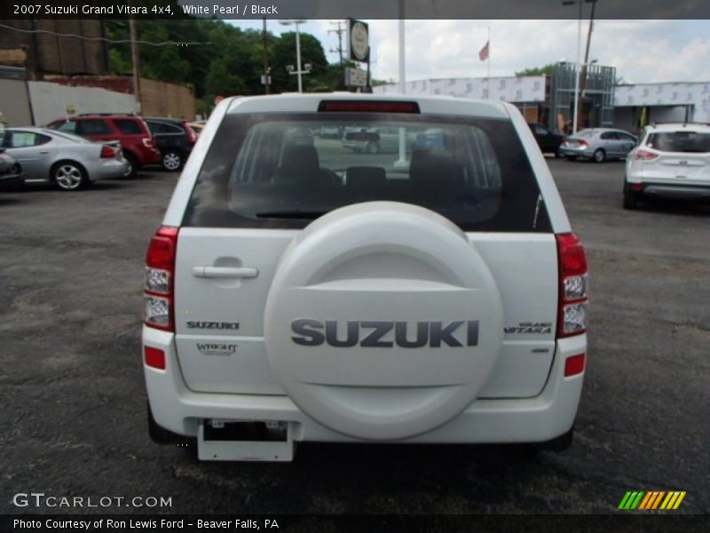 White Pearl / Black 2007 Suzuki Grand Vitara 4x4