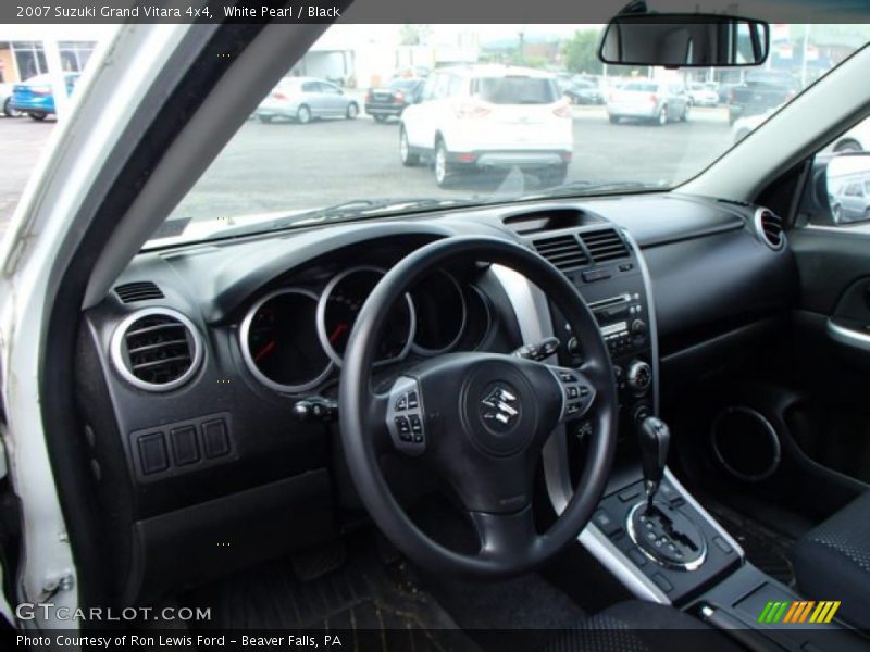 White Pearl / Black 2007 Suzuki Grand Vitara 4x4