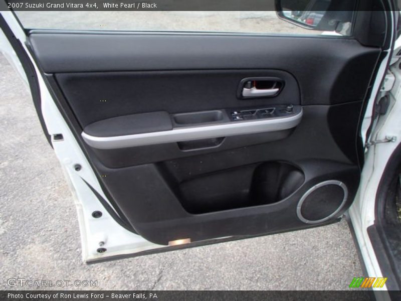 White Pearl / Black 2007 Suzuki Grand Vitara 4x4
