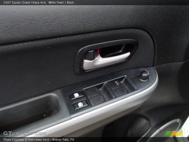 White Pearl / Black 2007 Suzuki Grand Vitara 4x4